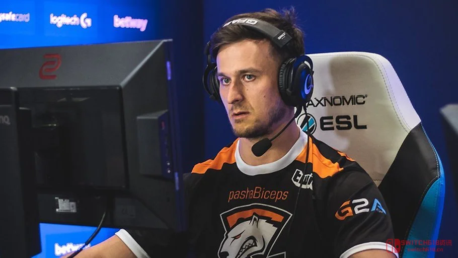 pashaBiceps 含泪拍卖粉丝送的爪子刀!14万全都捐给波兰抗癌儿童,这波操作我服了 pashaBiceps 含泪拍卖粉丝送的爪子刀!14万全都捐给波兰抗癌儿童,这波操作我服了