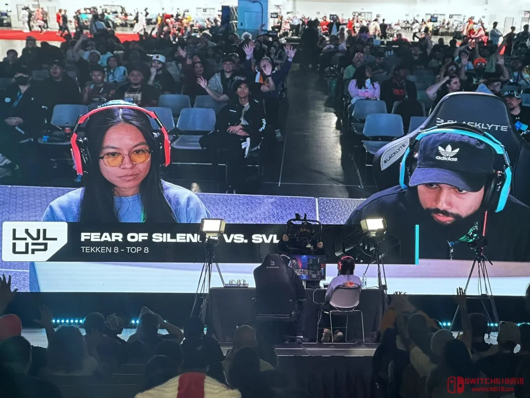 《铁拳8》比赛现场上演情侣内战,开打前当众亲亲,下一秒直接2:0把女友送走... 《铁拳8》比赛现场上演情侣内战,开打前当众亲亲,下一秒直接2:0把女友送走...