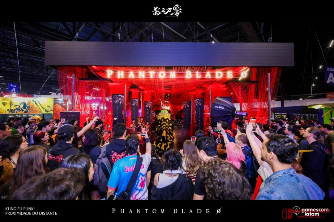 天呐!《影之刃零》在巴西杀疯了,两个大奖拿到手软,老外排队5小时就为了摸一下! 天呐!《影之刃零》在巴西杀疯了,两个大奖拿到手软,老外排队5小时就为了摸一下!