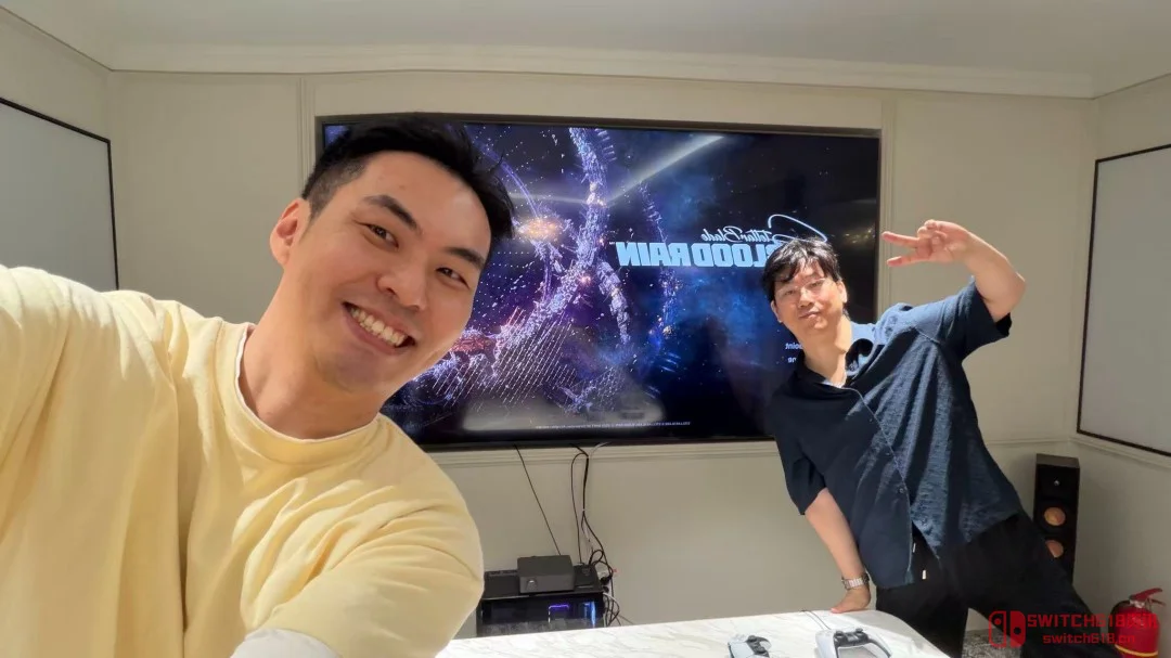金亨泰X库洛CEO私下会面!交换礼物讨论新作?这波是要强强联手? 金亨泰X库洛CEO私下会面!交换礼物讨论新作?这波是要强强联手?